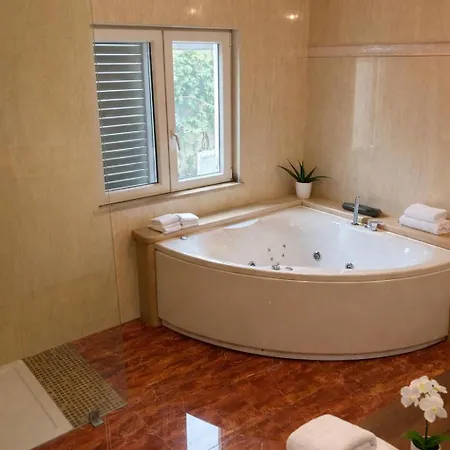 Palma Maris - Pool, Sea View & Private Gym 빌라 수티반
