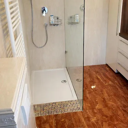 Palma Maris - Pool, Sea View & Private Gym 빌라 수티반