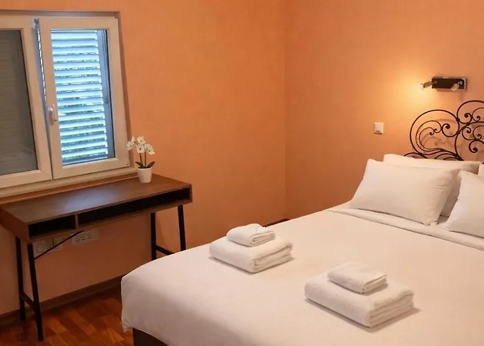 Villa Palma Maris - Pool, Sea View & Private Gym